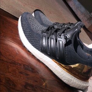 Adidas Gold Medal ultraboost